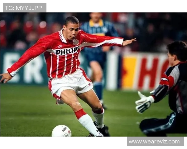 探寻足球传奇Ronaldo的辉煌历程与成就解析